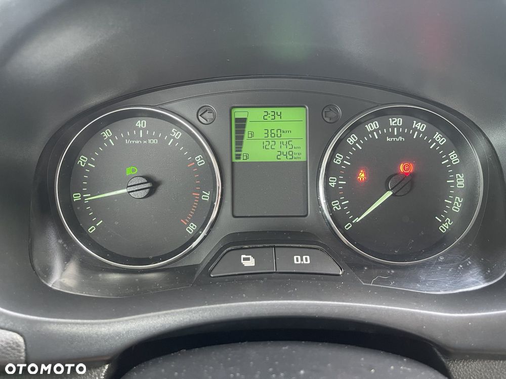 Skoda Fabia 1.2 HTP SPECIAL - 10