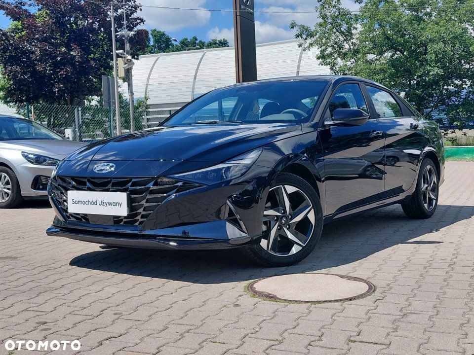 Hyundai Elantra - 2