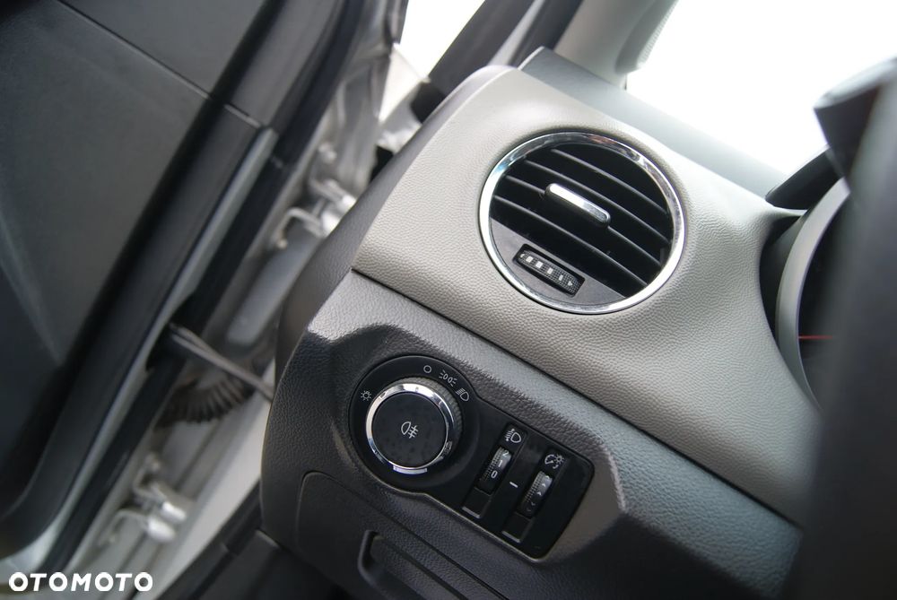 Chevrolet Cruze 1.6 LS - 21