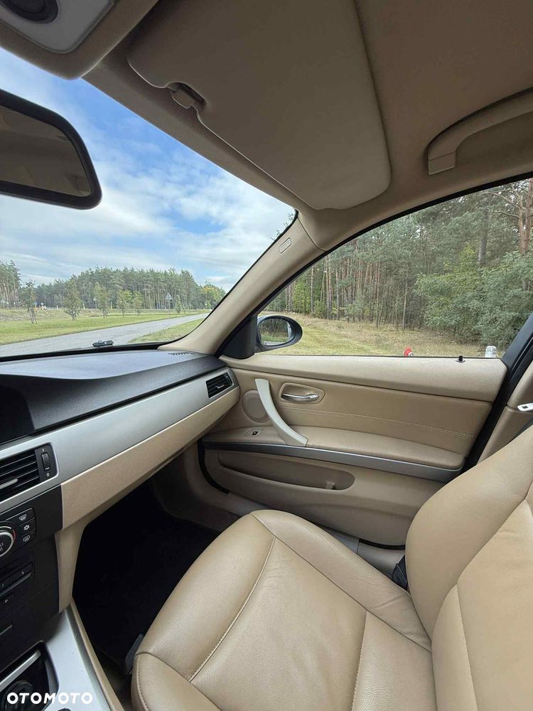 BMW Seria 3 318i - 16