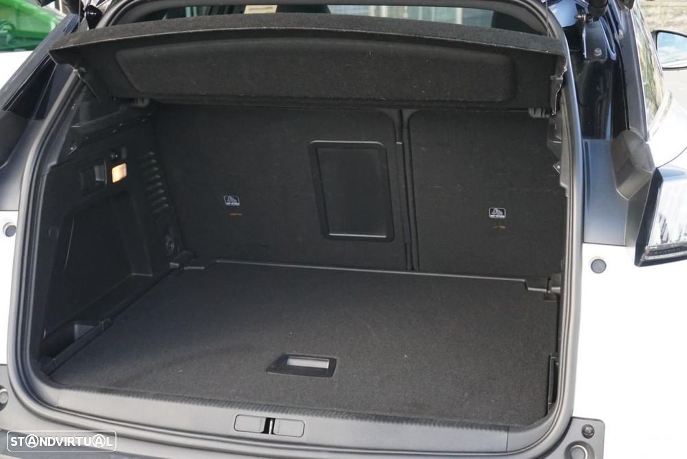 Peugeot 3008 1.5 BlueHDi GT EAT8 - 42