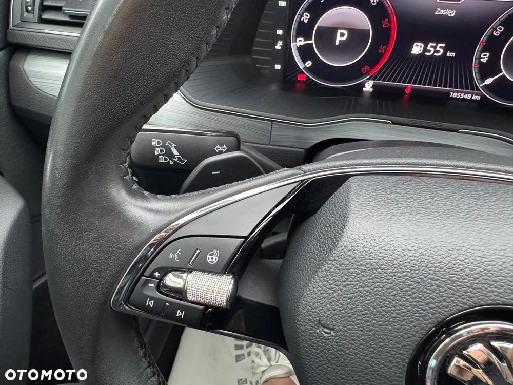 Skoda Superb 2.0 TDI DSG Ambition - 36