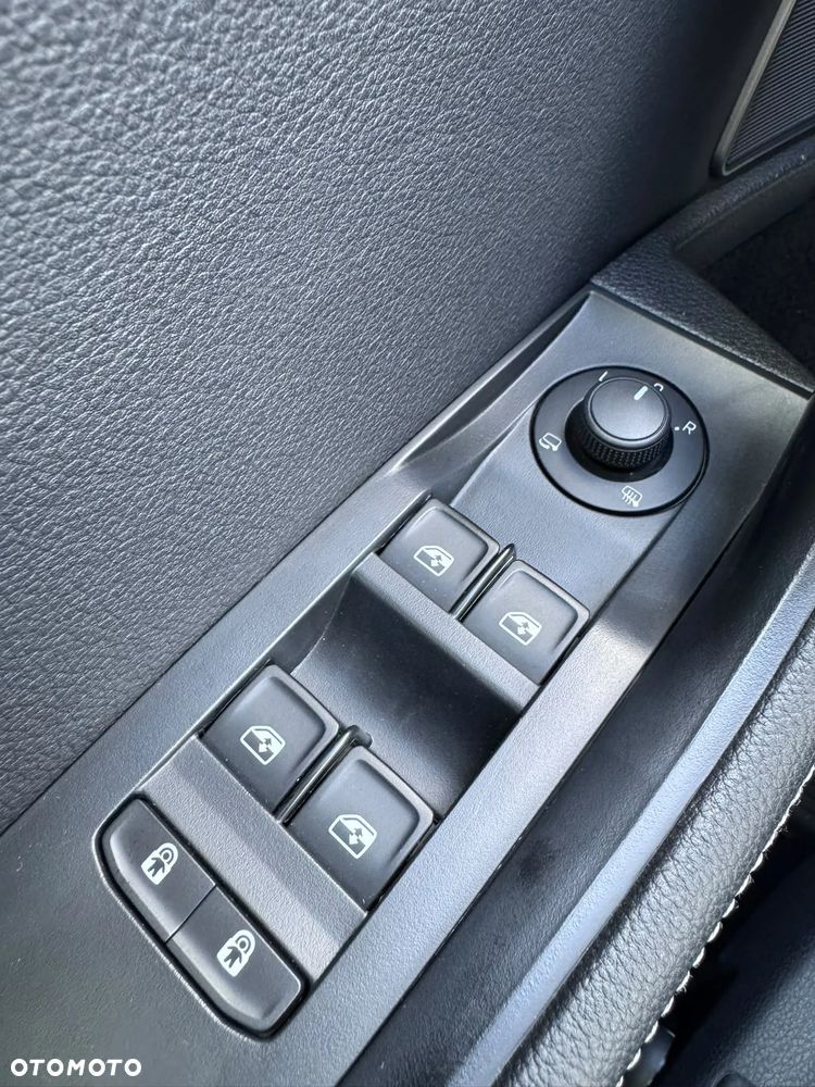 Skoda Superb 2.0 TDI SCR Style DSG - 30