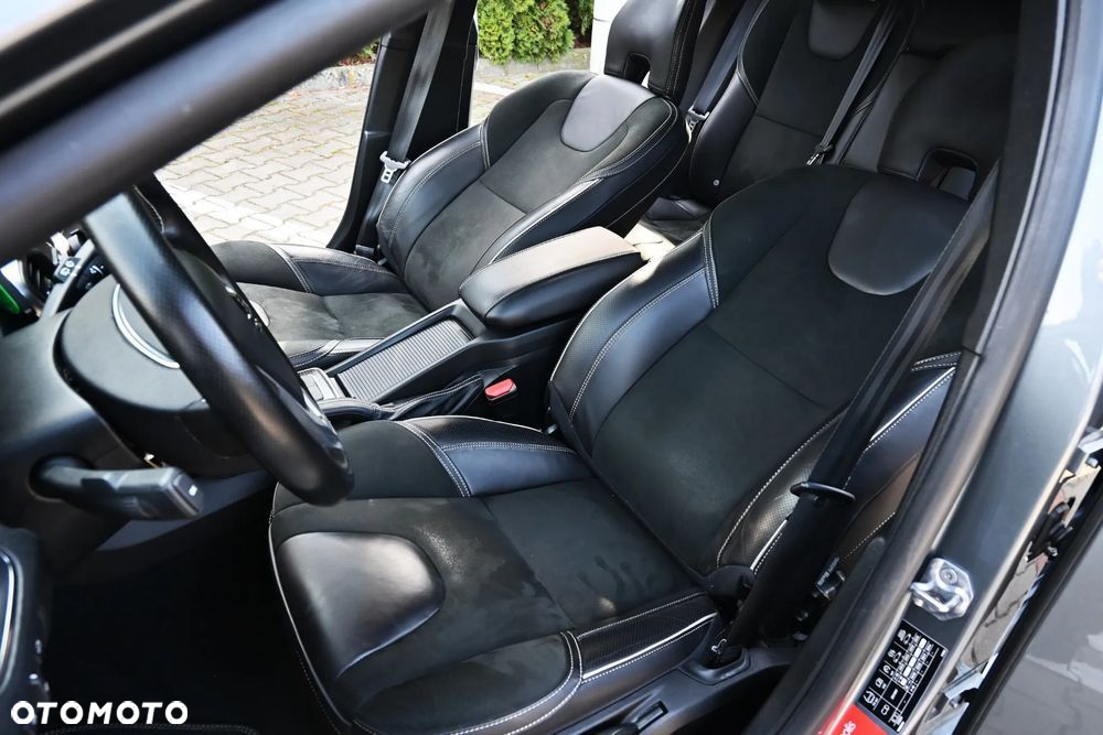 Volvo V40 D2 Geartronic RDesign - 37