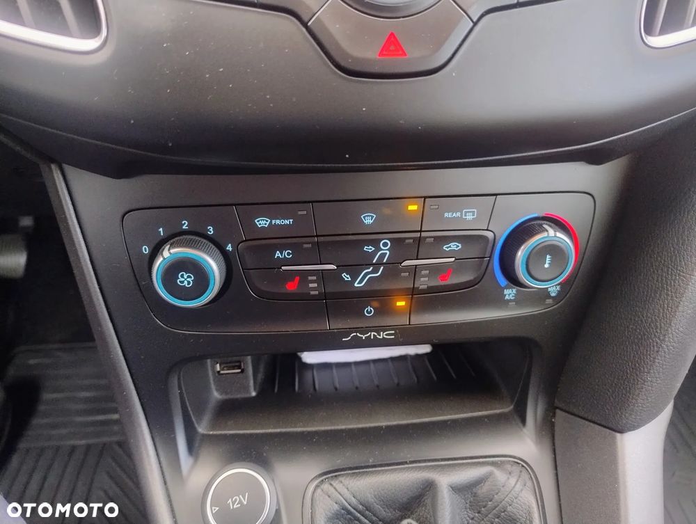 Ford Focus 1.6 Gold X - 28