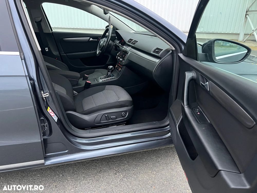 Volkswagen Passat Variant 2.0 TDI Blue TDI DSG Highline - 29