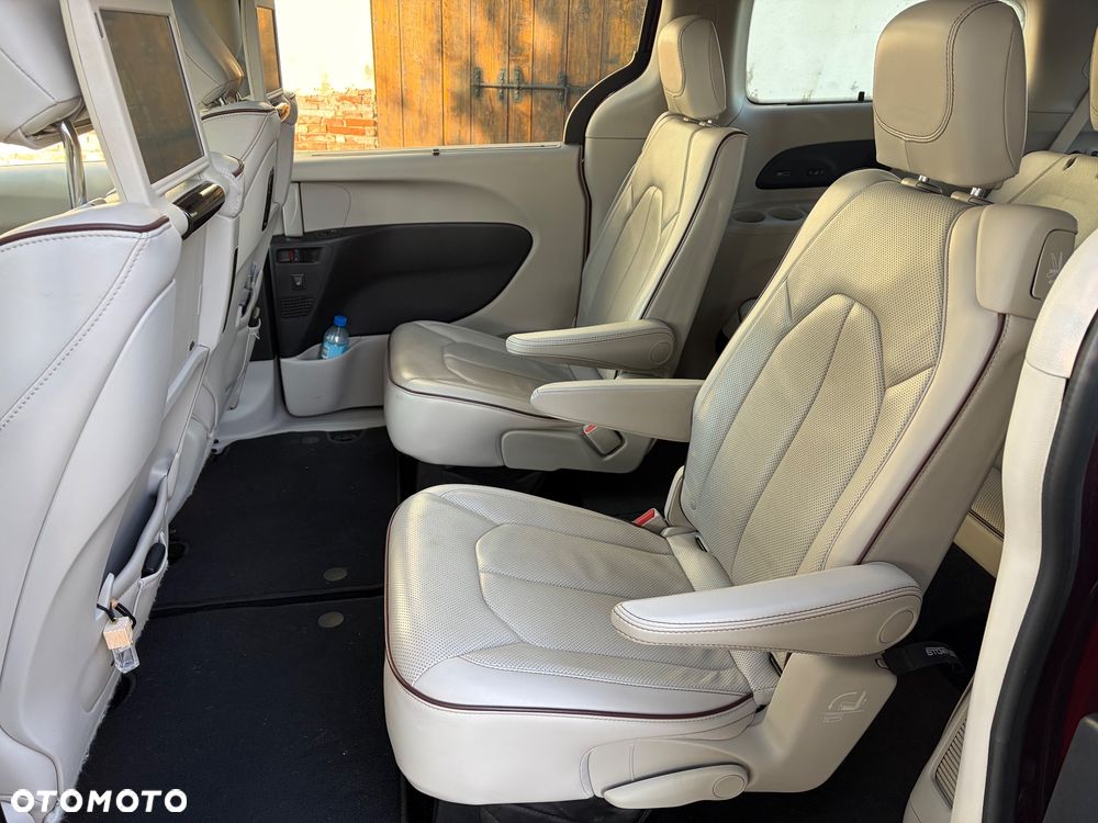 Chrysler Pacifica - 27