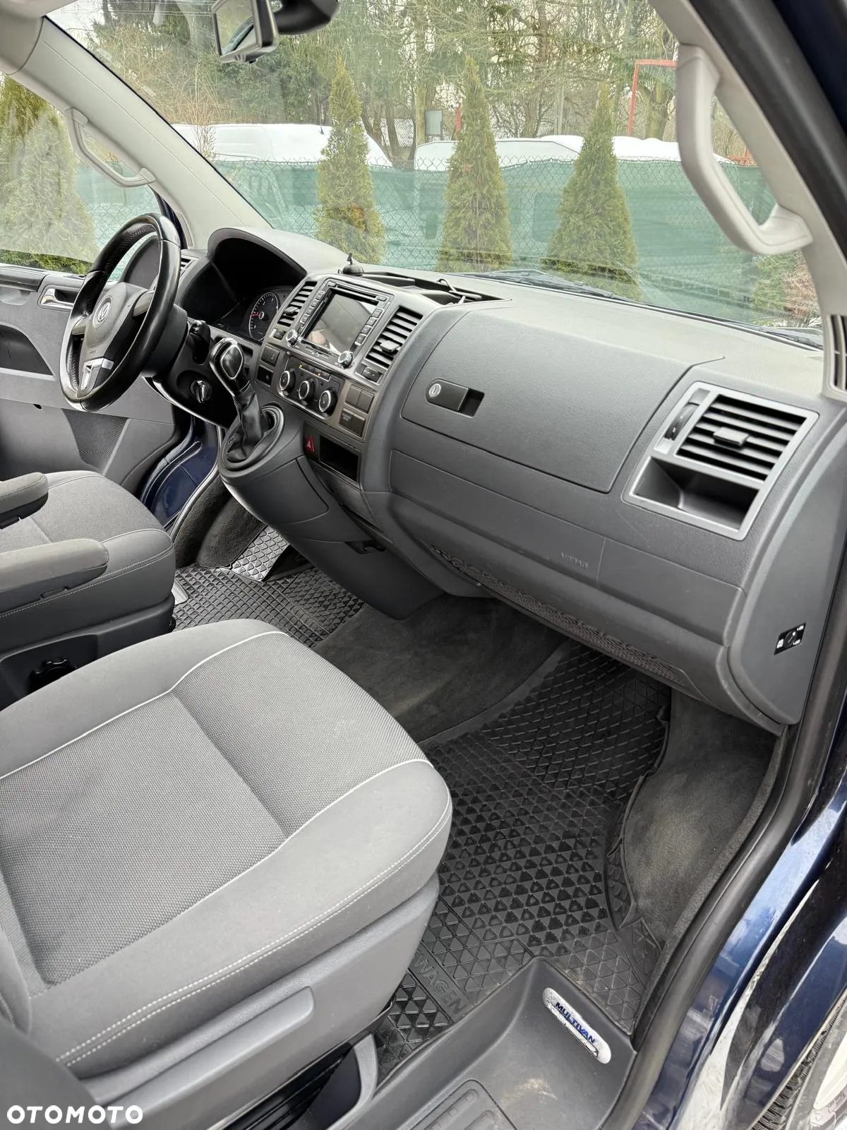 Volkswagen Multivan - 17