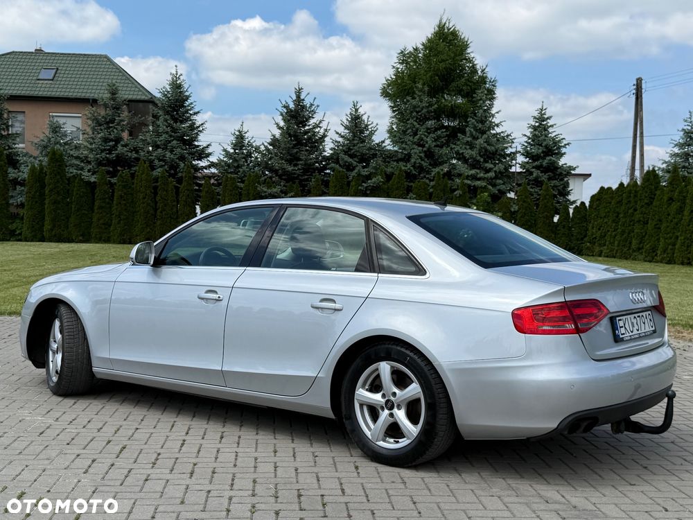 Audi A4 Limousine - 9