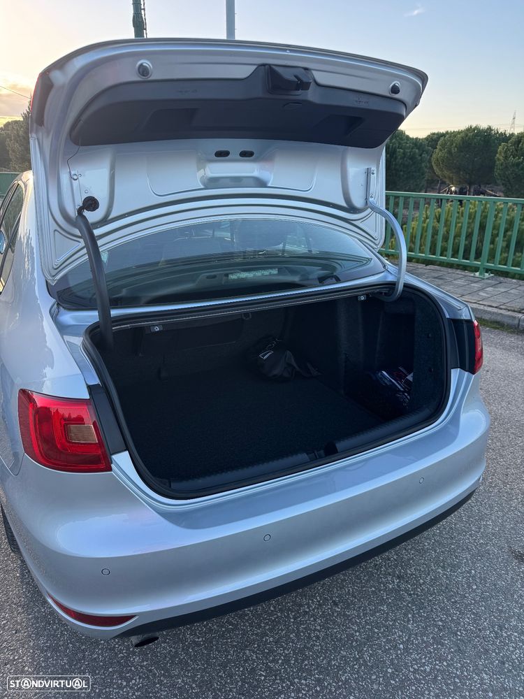 VW Jetta 1.2 TSi Comfortline - 14