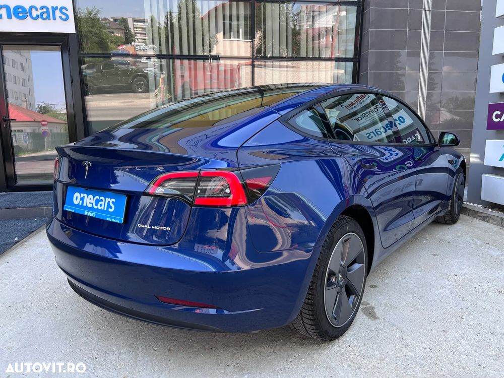 Tesla Model 3 - 12