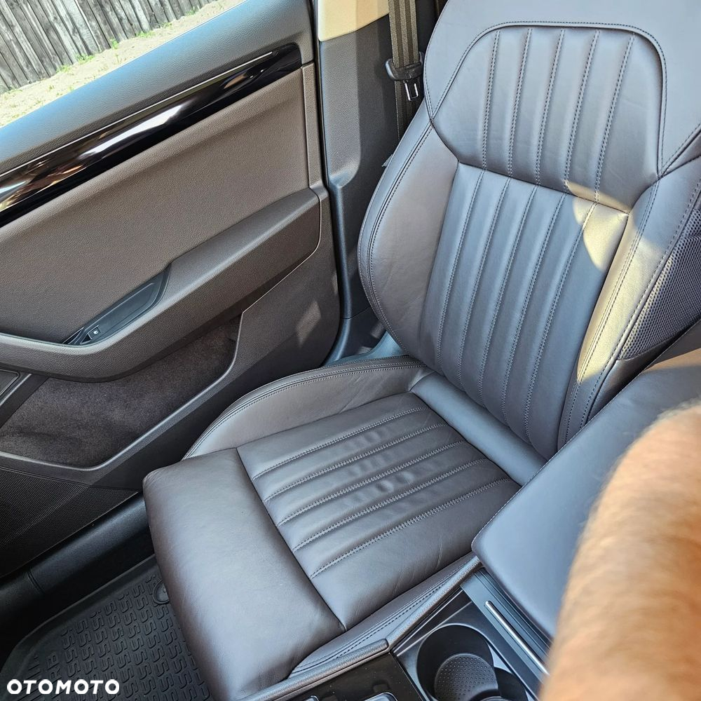 Skoda Superb 2.0 TDI SCR L&K DSG - 19