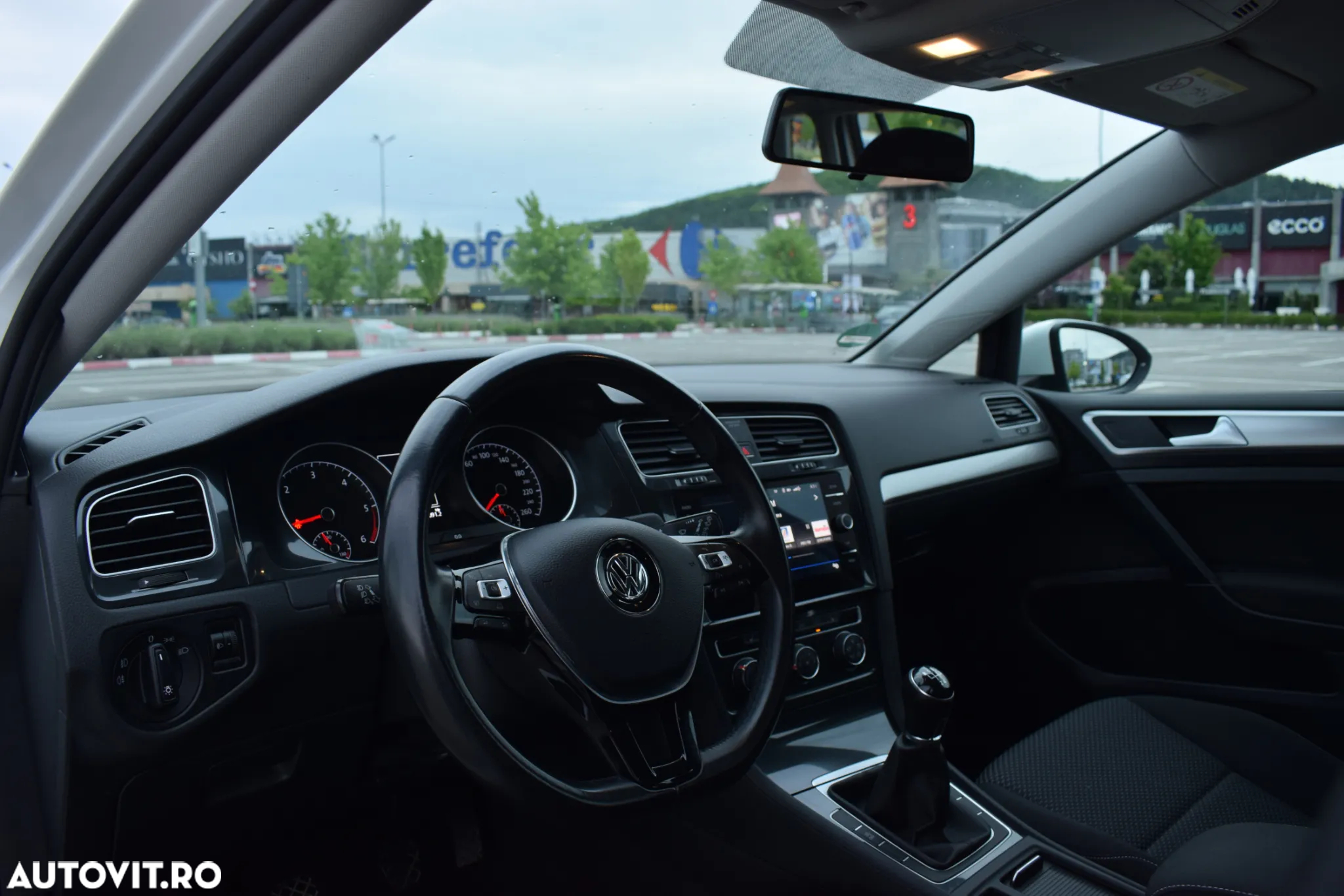 Volkswagen Golf 1.6 TDI Comfortline - 8