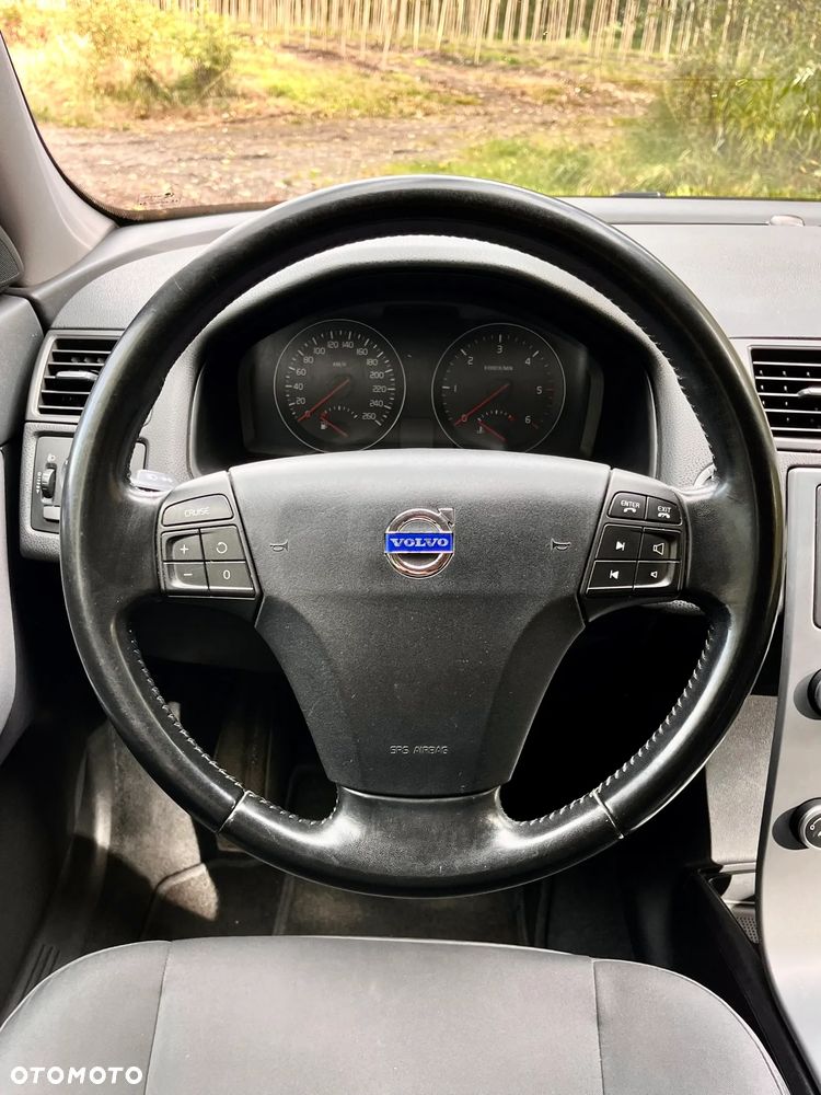 Volvo V50 - 25
