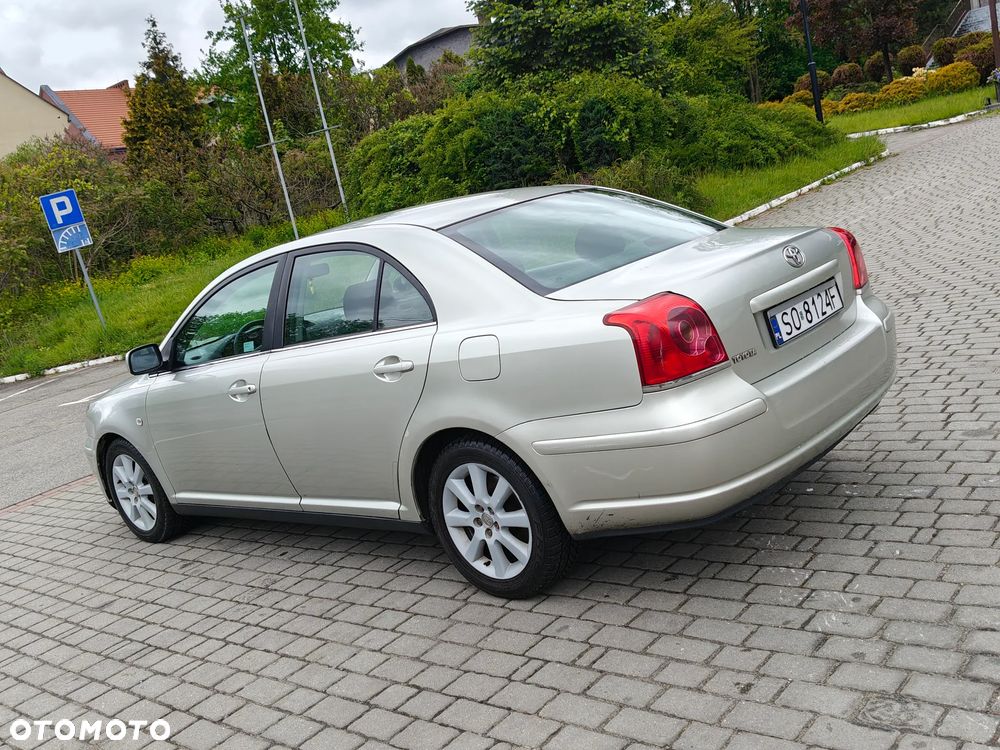 Toyota Avensis 1.8 Terra - 13