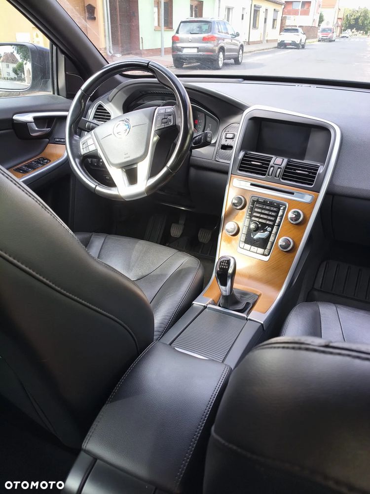 Volvo XC 60 D4 Drive-E R-Design Momentum - 22