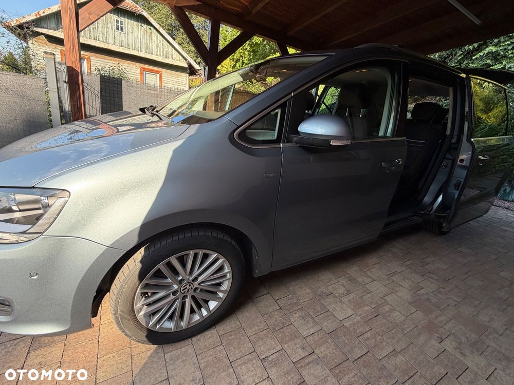 Volkswagen Sharan 2.0 TDI Comfortline DSG - 16