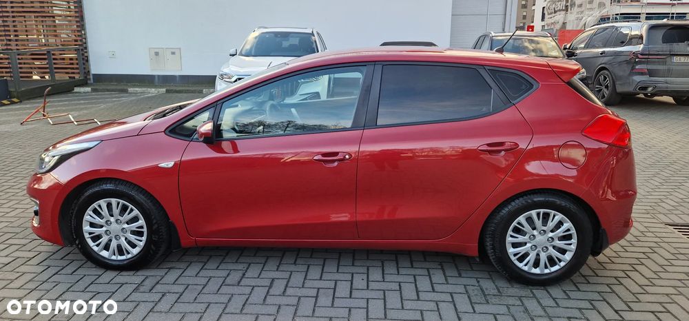 Kia Ceed - 10