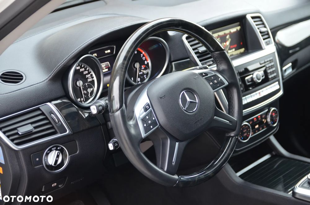 Mercedes-Benz GL 500 4Matic (BlueEFFICIENCY) 7G-TRONIC - 34