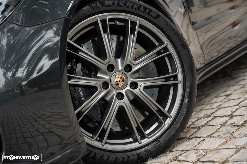 Porsche Panamera Sport Turismo Turbo S E-Hybrid - 36