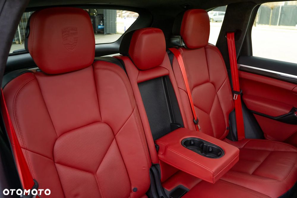 Porsche Cayenne Turbo S Tiptronic S - 34