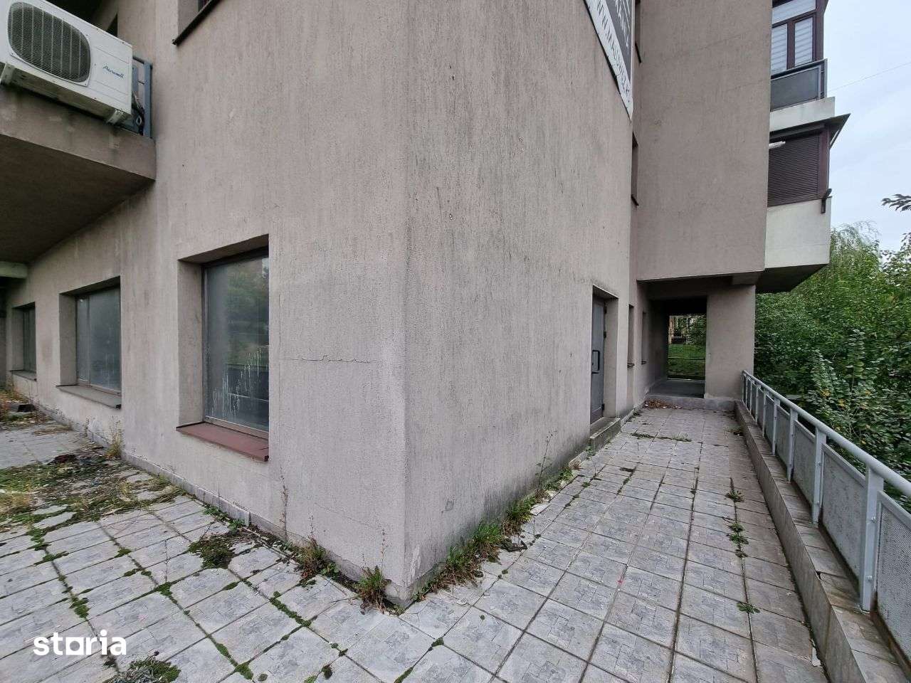 Vand spatiu pretabil birouri, servicii, situat in pitesti, craiovei - Imagine principală: 3/17