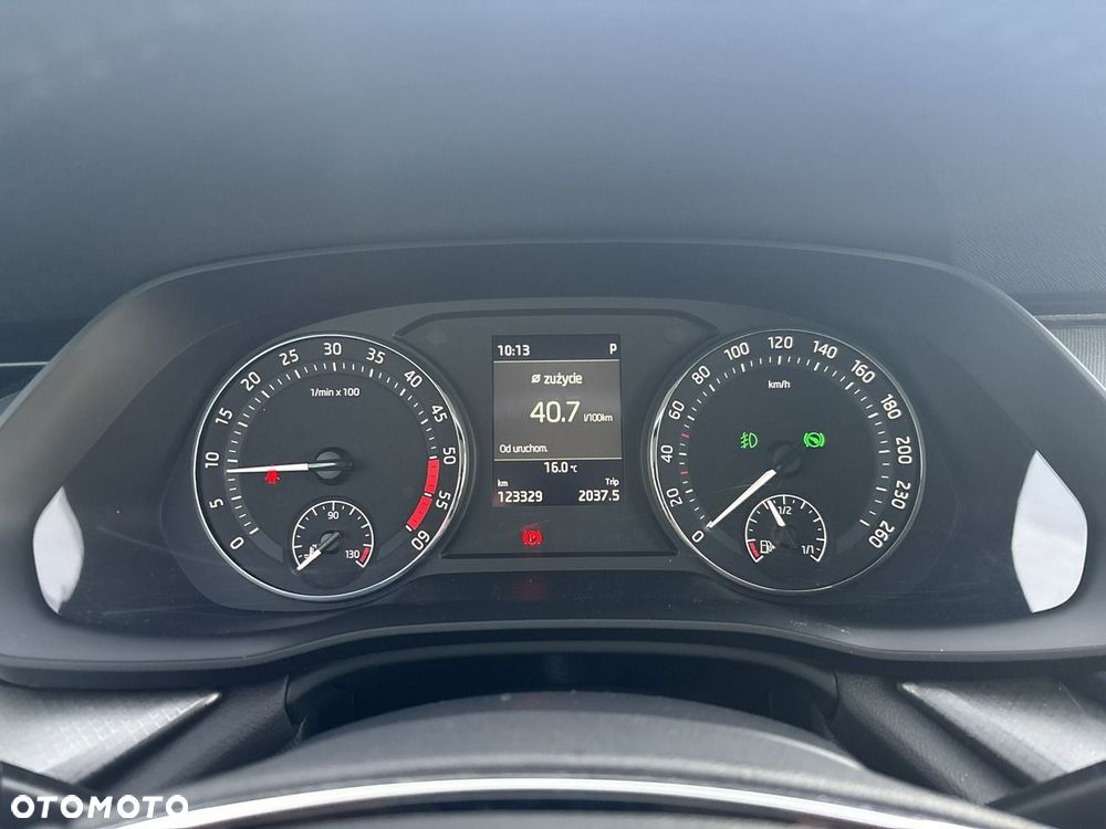Skoda Octavia 2.0 TDI Ambition DSG - 23
