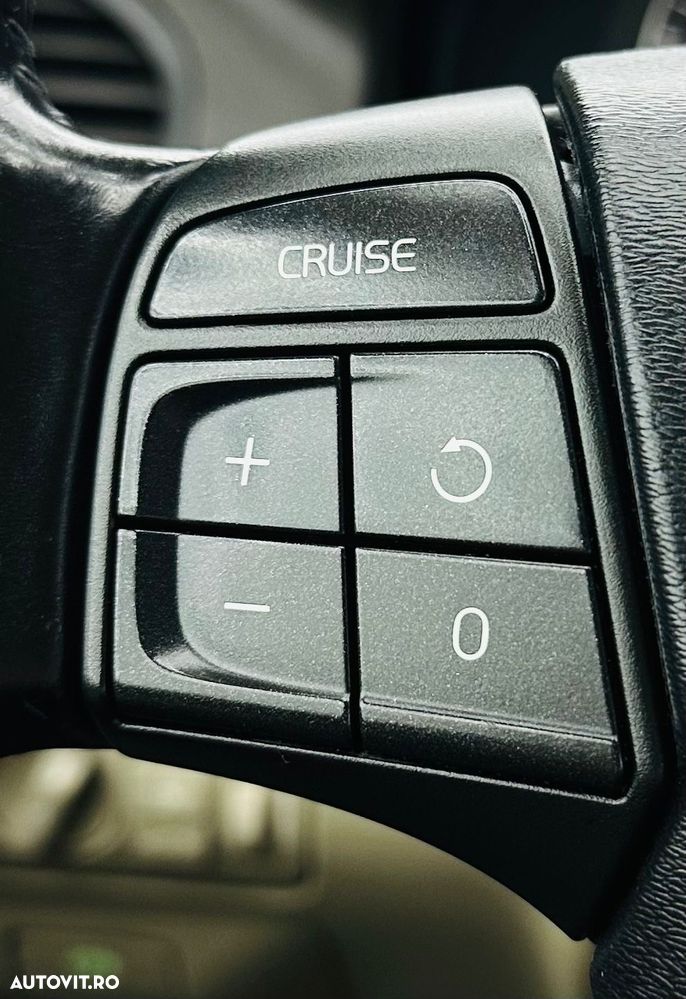 Volvo XC 60 D4 AWD Momentum - 23