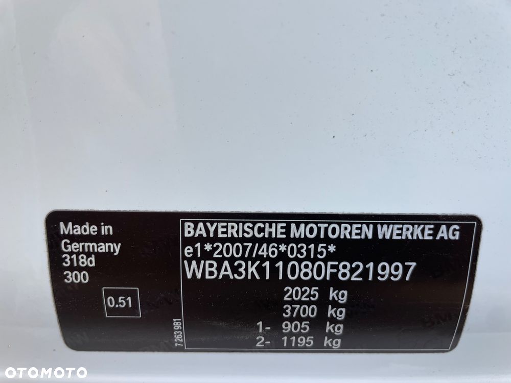 BMW Seria 3 318d DPF Edition Sport - 40