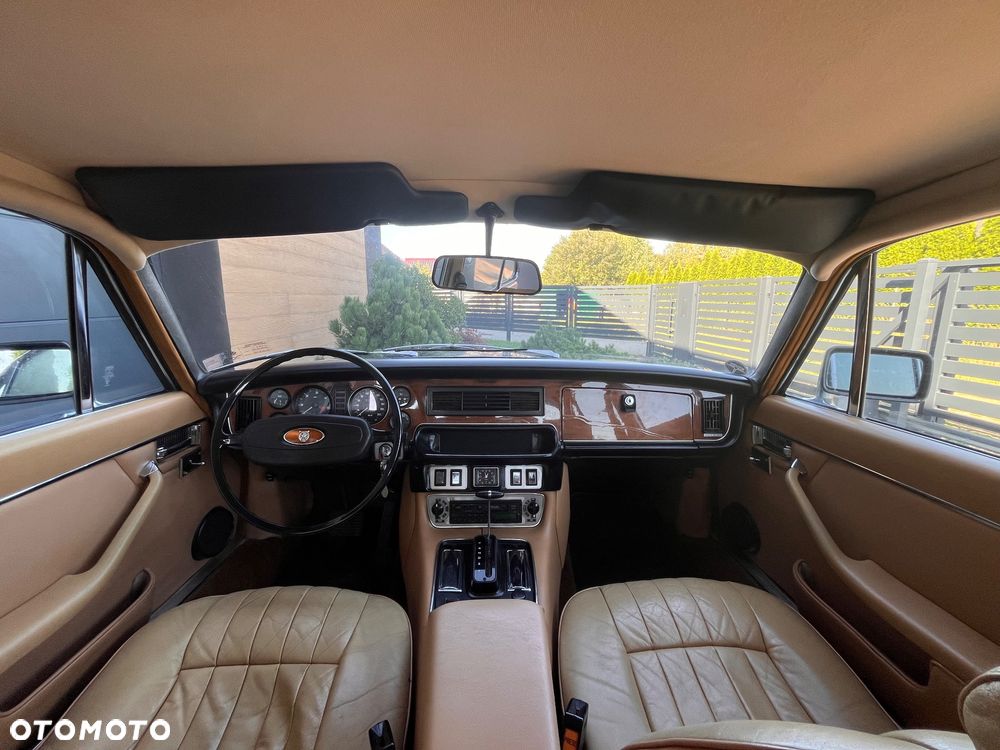 Jaguar XJ - 14