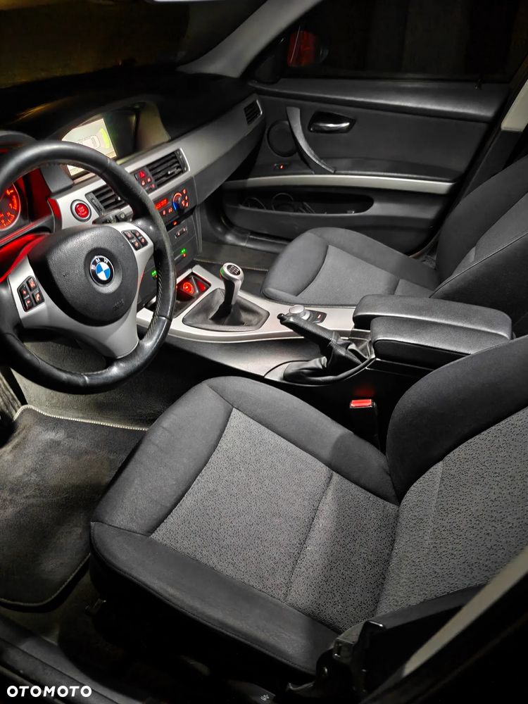 BMW Seria 3 320i - 7