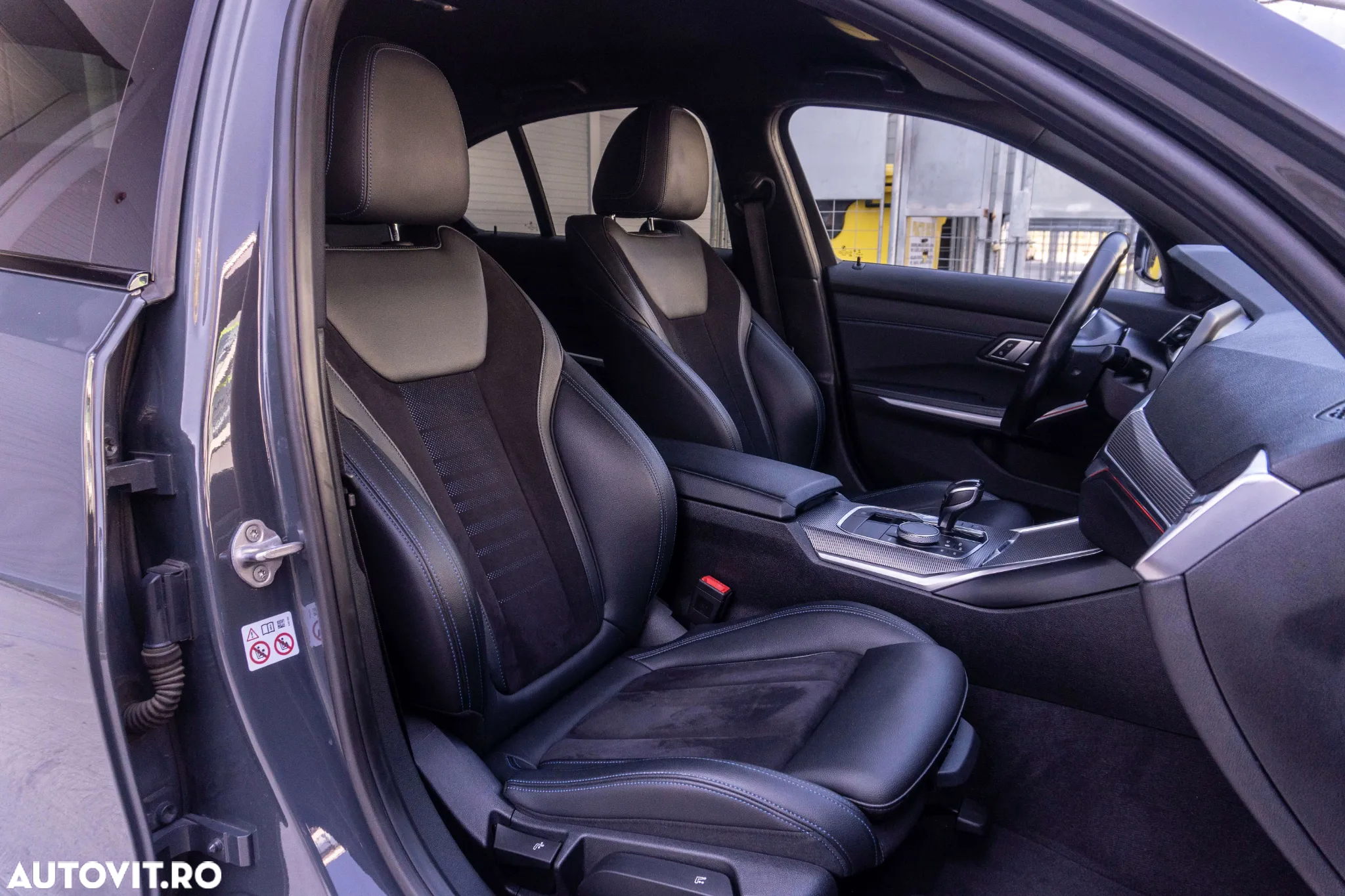 BMW Seria 3 320d Aut. M Sport - 27