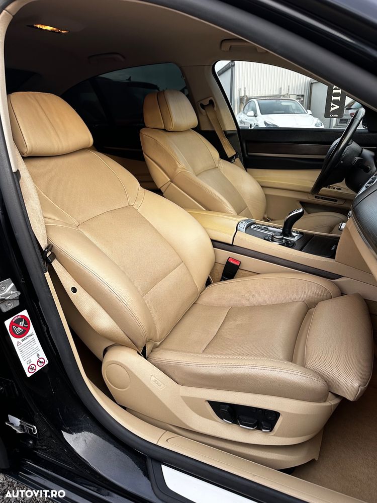 BMW Seria 7 740d xDrive - 23