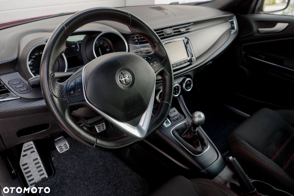 Alfa Romeo Giulietta 1.4 TB 16V Multiair Sport - 16