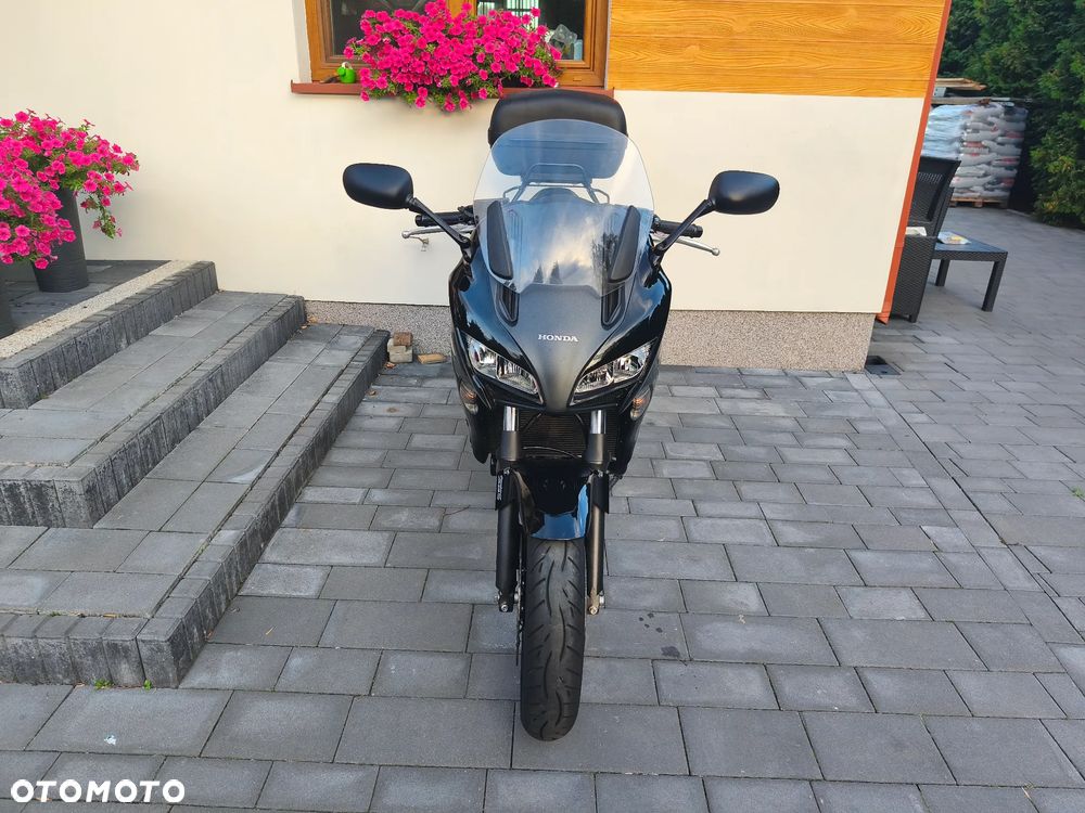 Honda CBF - 9