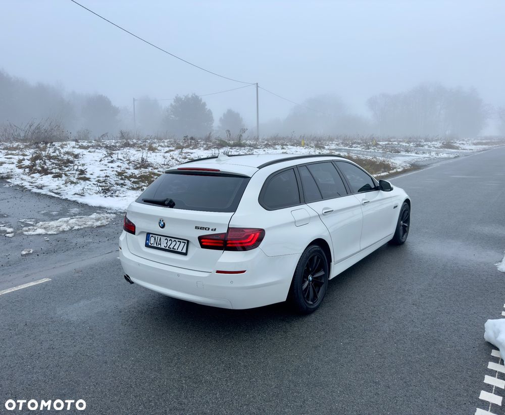 BMW Seria 5 520d Luxury Line - 4
