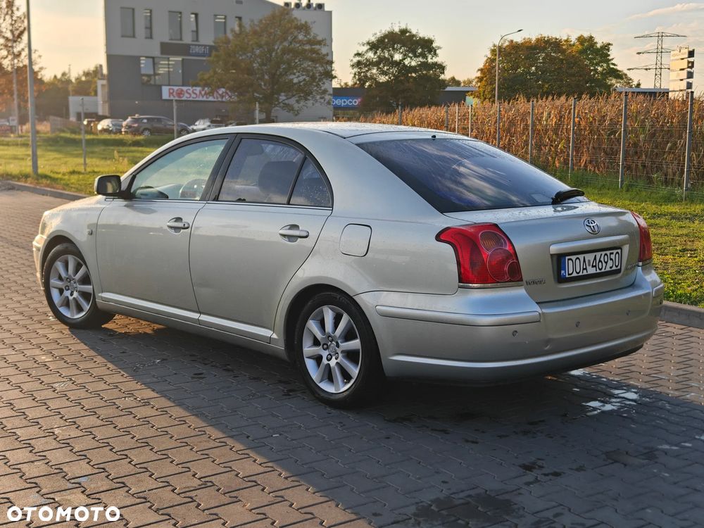 Toyota Avensis - 5