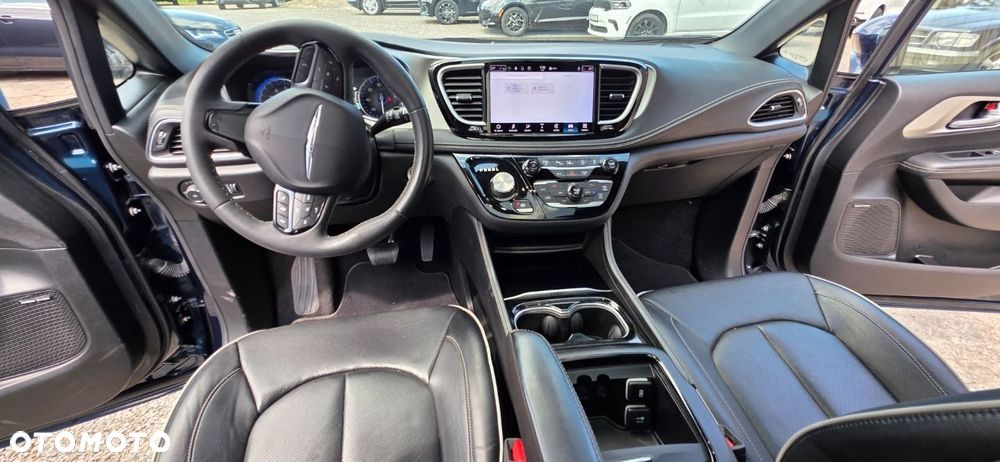Chrysler Pacifica - 20