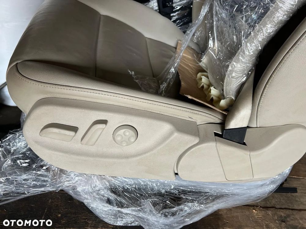 Skórzane fotele siedzenia wyposażenie Audi A6 4F Sedan Sportowe fotele Wyposażenie Skórzane fotele - 3
