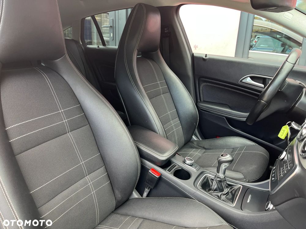 Mercedes-Benz CLA 180 UrbanStyle Edition - 17