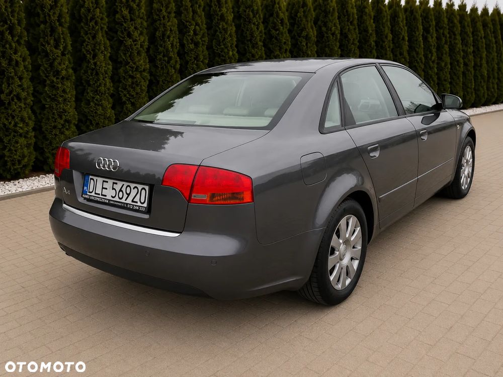Audi A4 Limousine 2 - 8