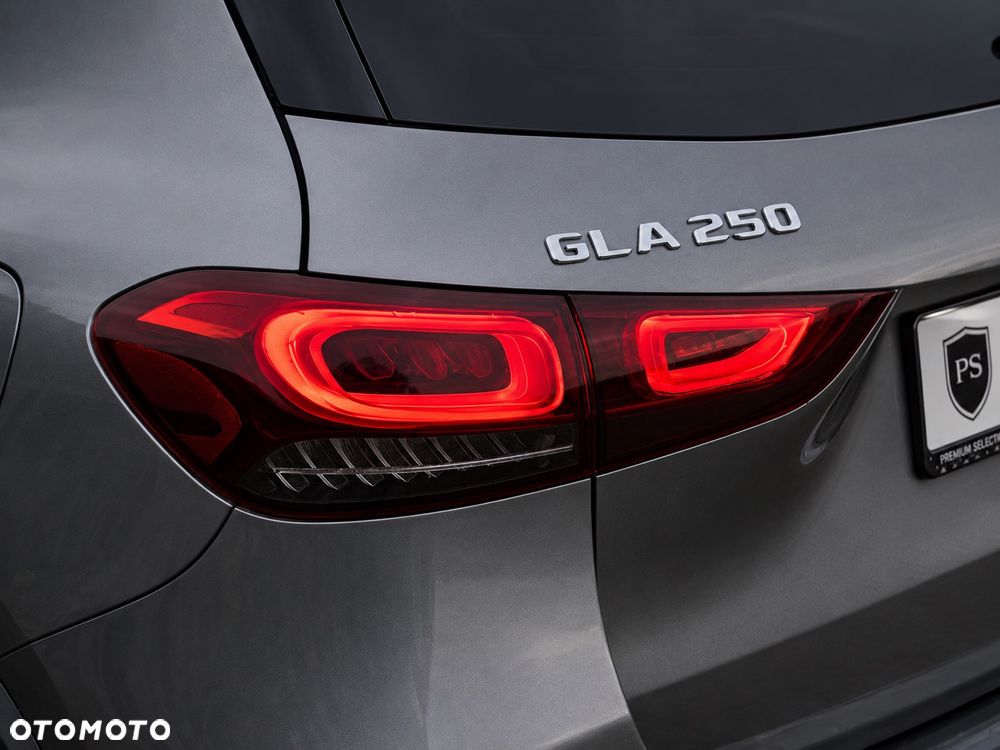 Mercedes-Benz GLA 250 4-Matic AMG Line - 25