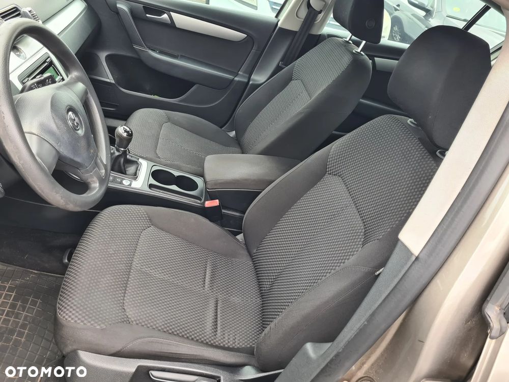 Volkswagen Passat 2.0 TDI Comfortline - 21