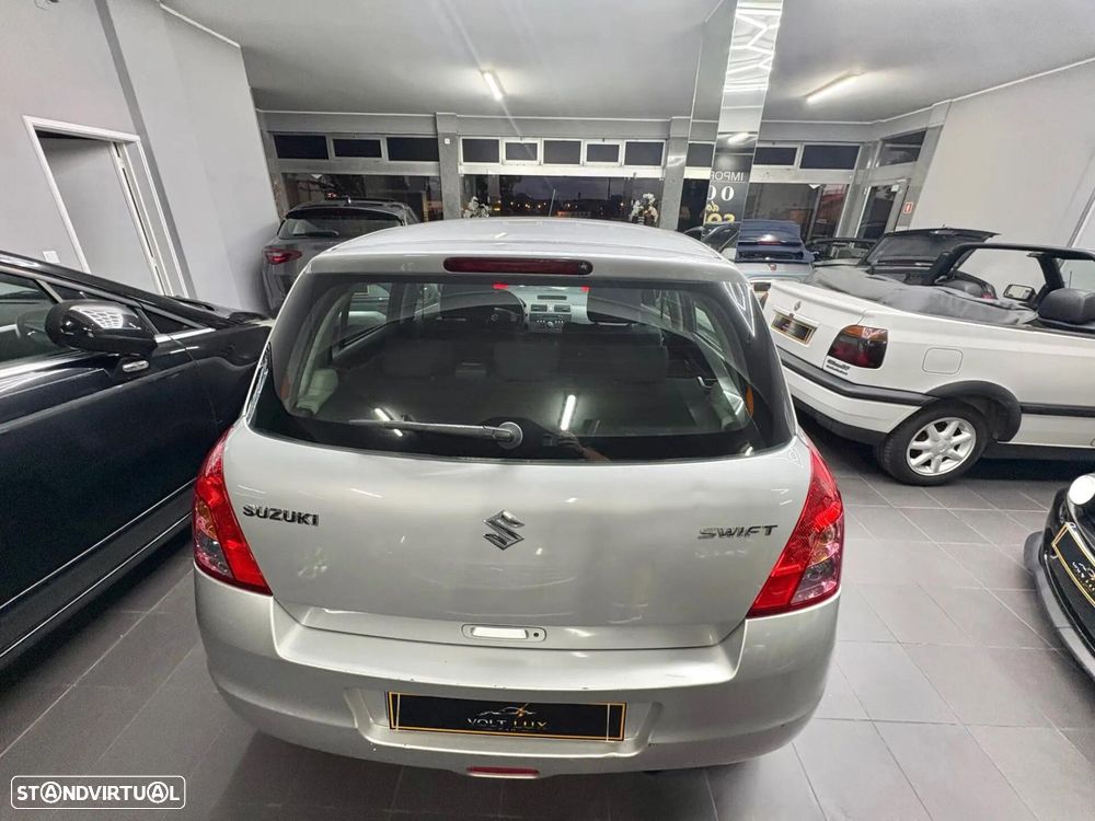 Suzuki Swift 1.3 DDiS Sport — fotografia 30