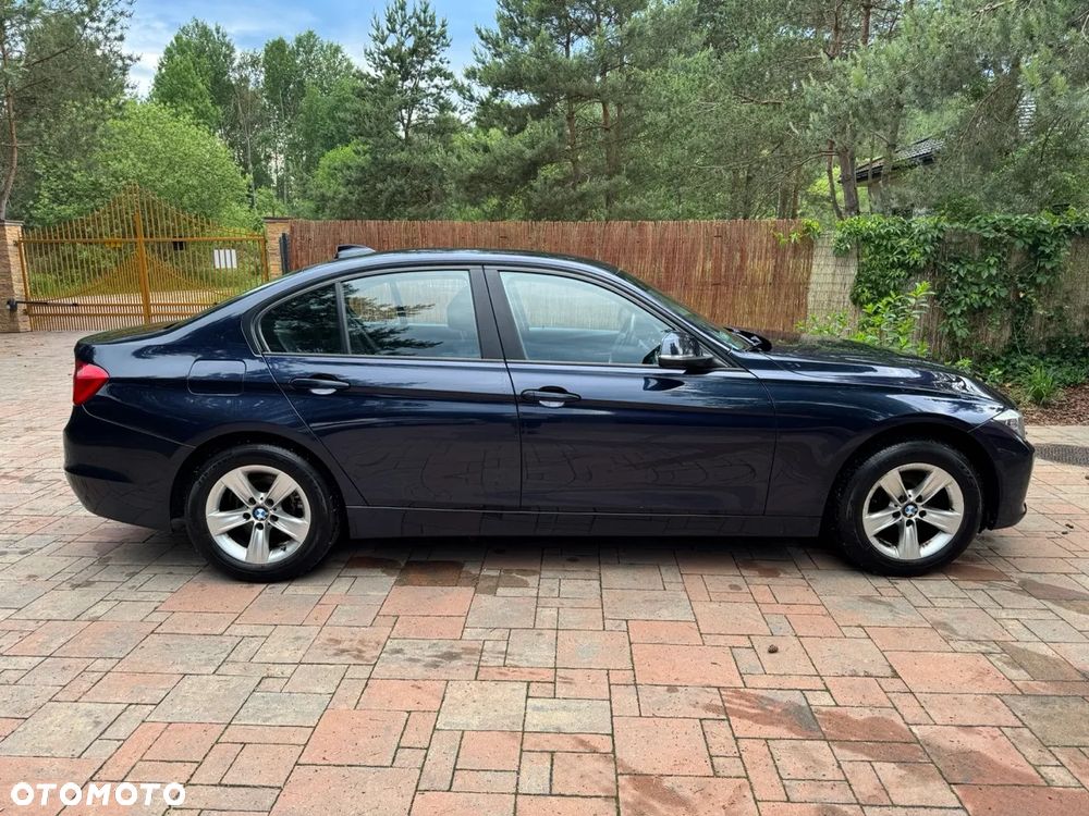 BMW Seria 3 318d - 16