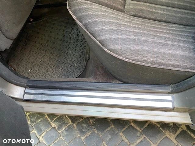 Mercedes-Benz W124 (1984-1993) - 13