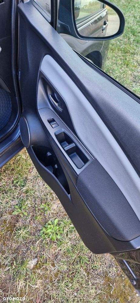 Toyota Yaris 1.33 Premium EU6 - 24