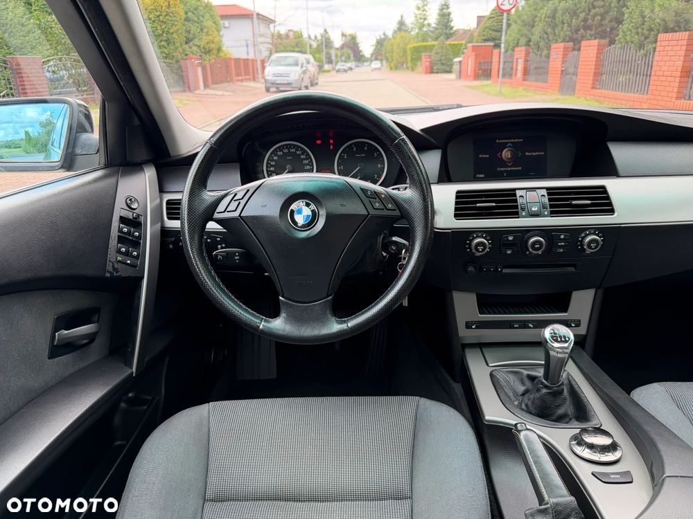 BMW Seria 5 523i - 31