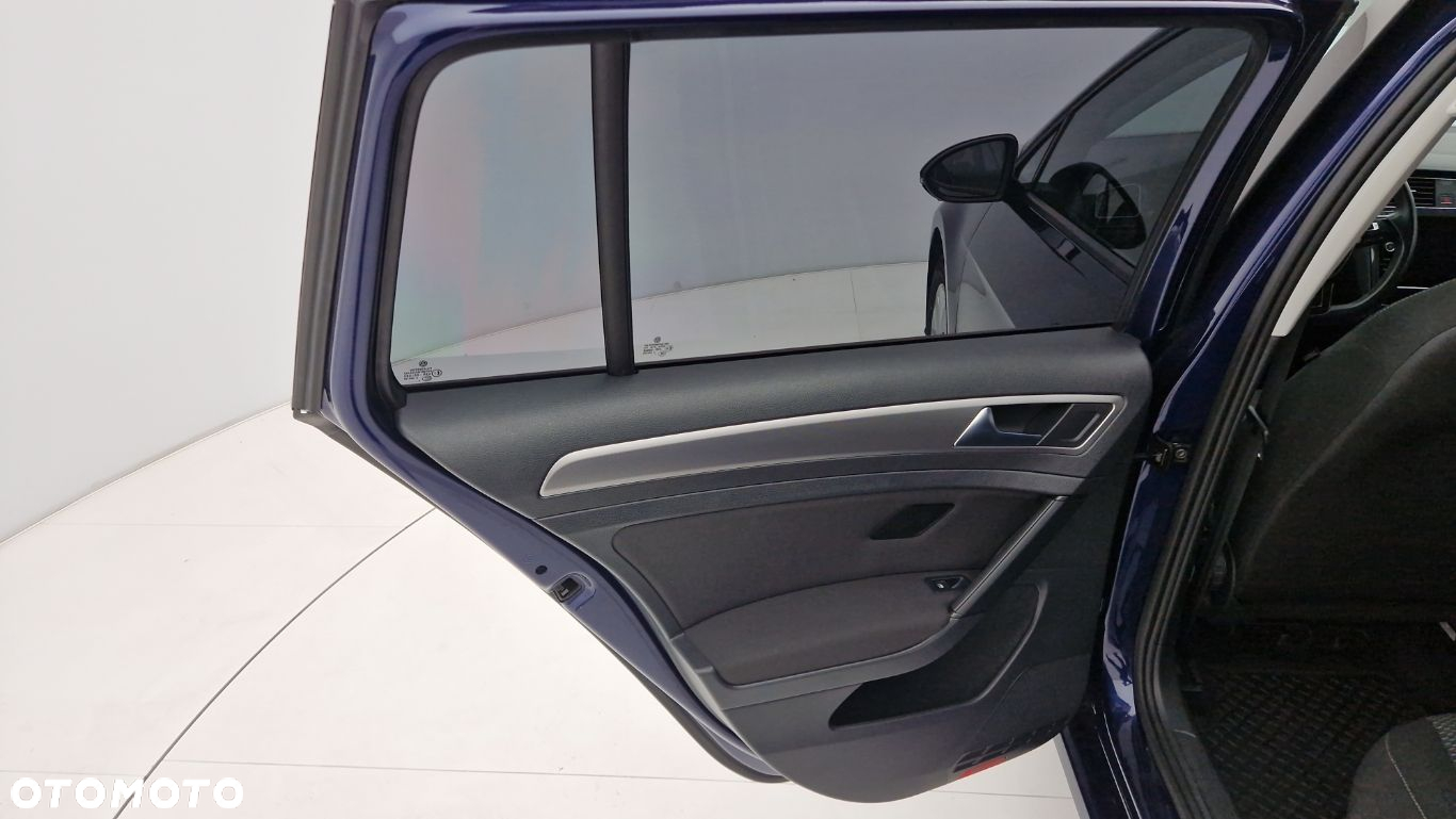 Volkswagen Golf - 20
