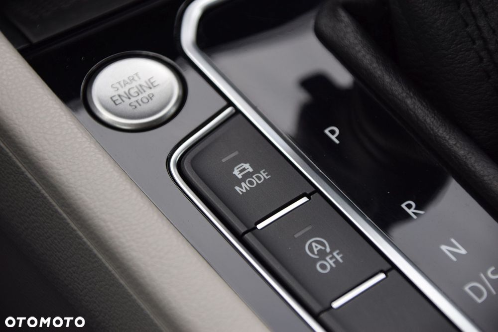 Volkswagen Passat 2.0 TDI 4Mot Elegance DSG - 19